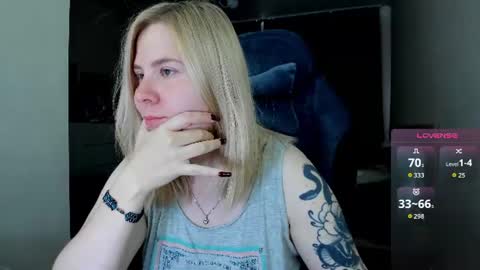 Snapshot of oliviamunk chatting on July 14, 2026, 3:44 am . online show from July 14, 2026, 3:44 am