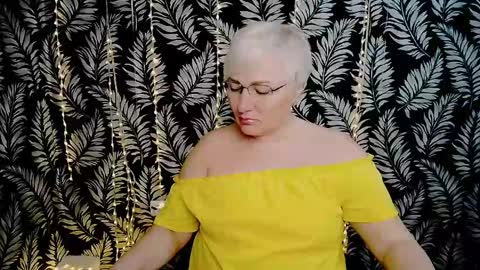 Snapshot of oliviaoskar_ chatting on April 25, 2026, 10:18 am Kelly online show from April 25, 2026, 10:18 am
