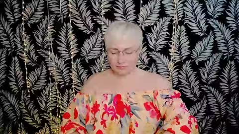 Snapshot of oliviaoskar_ chatting on April 30, 2026, 10:43 am Kelly online show from April 30, 2026, 10:43 am