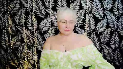 Snapshot of oliviaoskar_ chatting on May 1, 2026, 10:42 am Kelly online show from May 1, 2026, 10:42 am