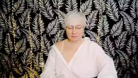 Snapshot of oliviaoskar_ chatting on May 15, 2026, 10:22 am Kelly online show from May 15, 2026, 10:22 am