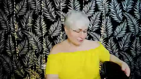 Snapshot of oliviaoskar_ chatting on June 5, 2026, 9:59 am Kelly online show from June 5, 2026, 9:59 am