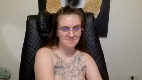 Snapshot of oliviasager chatting on July 3, 2026, 11:22 pm Mistress Olivia online show from July 3, 2026, 11:22 pm