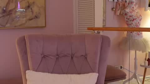 Snapshot of oliviasway chatting on February 12, 2026, 11:33 pm OliviaSway online show from February 12, 2026, 11:33 pm