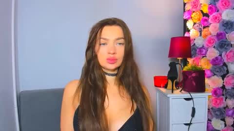 OliviaWomen online show from October 30, 2025, 7:54 am