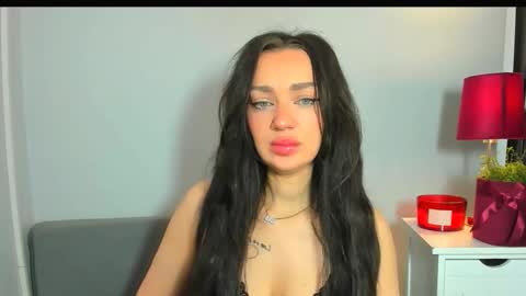 OliviaWomen online show from February 24, 2026, 7:50 am