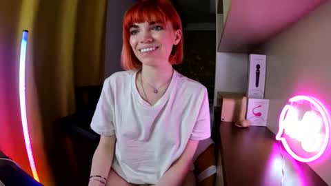 Angelina Lina online show from April 21, 2026, 1:42 am