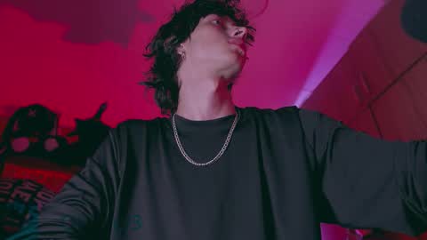     online show from October 26, 2025, 4:07 am