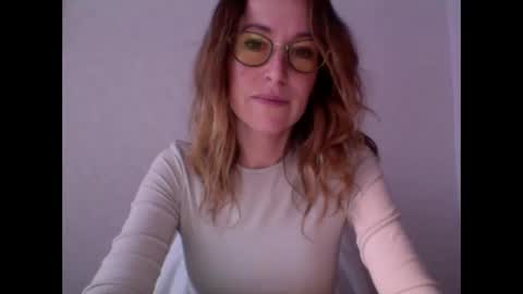 olyra11 online show from March 7, 2026, 10:01 am