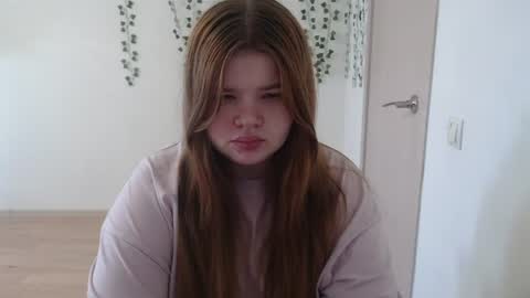  MellY  online show from June 25, 2026, 7:02 am