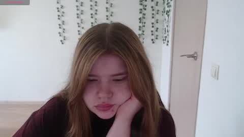  MellY  online show from August 3, 2026, 6:34 am
