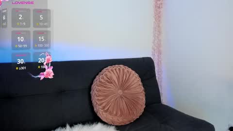 Violette online show from March 5, 2025, 7:49 pm