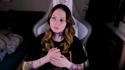 on_yxxx online show from December 6, 2024, 2:28 pm