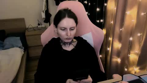 on_yxxx online show from September 28, 2025, 8:47 pm