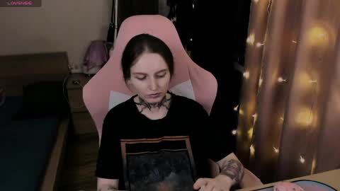 on_yxxx online show from April 2, 2026, 8:39 pm