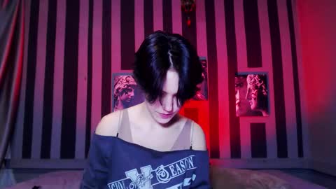 onaloon online show from December 15, 2025, 1:54 am