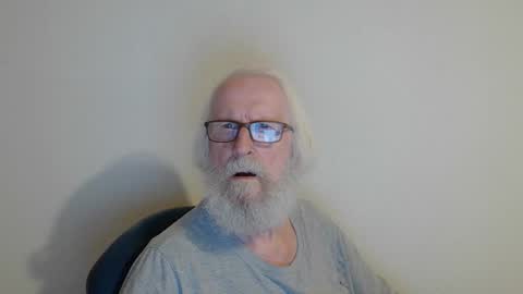 Somewhere over the rainbow online show from September 14, 2025, 9:03 pm