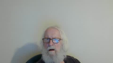 Somewhere over the rainbow online show from October 22, 2025, 8:08 pm