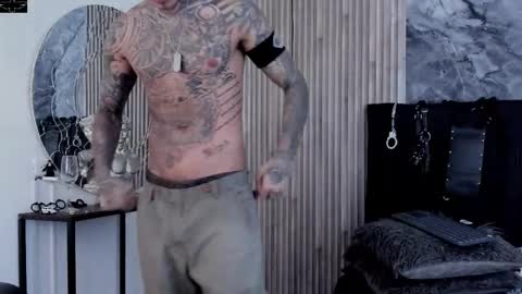     ... online show from October 3, 2025, 7:44 pm