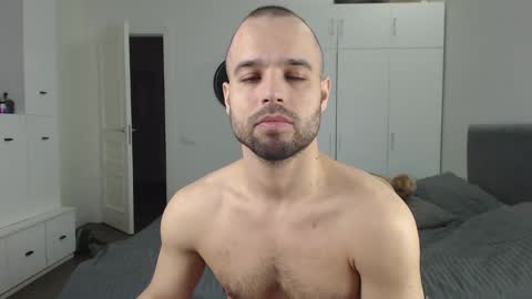 onebestlover online show from February 14, 2025, 9:13 am