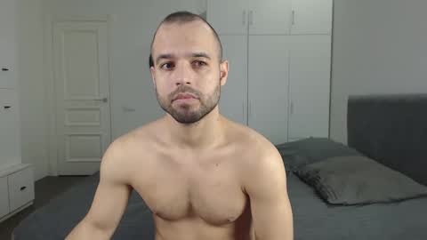 onebestlover online show from February 21, 2025, 8:29 am