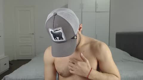 onebestlover online show from March 6, 2025, 9:03 am