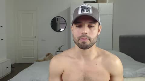 onebestlover online show from March 6, 2025, 3:24 pm