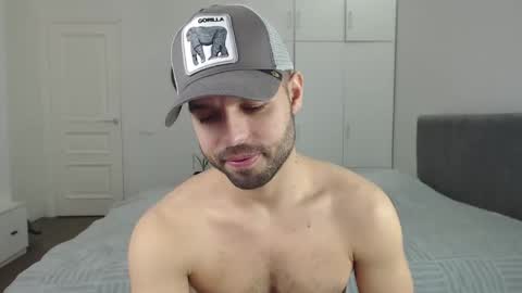 onebestlover online show from March 8, 2025, 12:41 pm