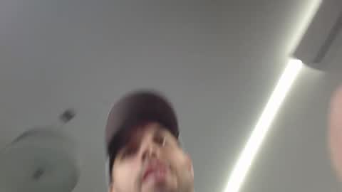 onebestlover online show from March 11, 2025, 8:20 pm