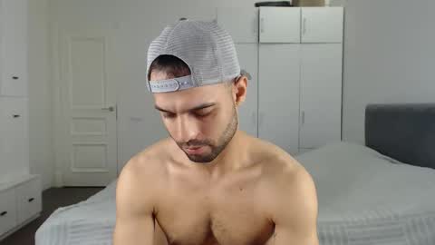 onebestlover online show from September 15, 2025, 7:30 am