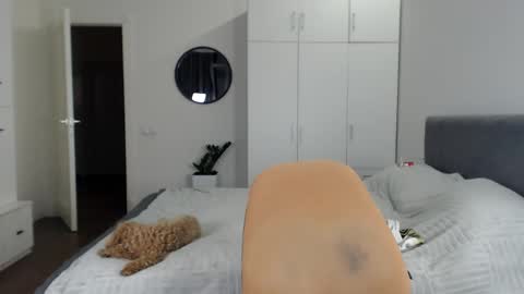 onebestlover online show from September 18, 2025, 9:17 pm