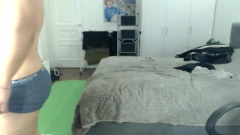 onebestlover online show from April 19, 2026, 6:10 pm