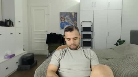 onebestlover online show from April 21, 2026, 8:42 am