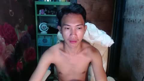 Wyn Will serve you and be your slave online show from January 1, 2025, 8:35 am