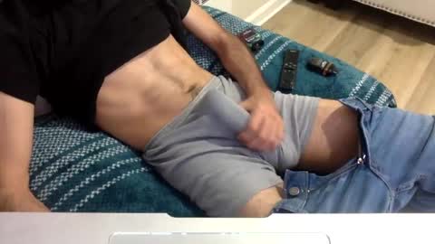 Snapshot of onehitwonder21 chatting on July 18, 2026, 12:37 am onehitwonder21 online show from July 18, 2026, 12:37 am