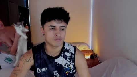 YIN MIGUEL online show from April 22, 2026, 2:51 pm