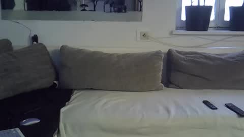 .....mICha..... online show from October 4, 2025, 7:17 am