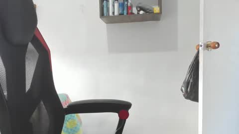 Andres INDEPENDENT MODEL online show from December 2, 2024, 8:11 pm