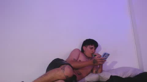 onixandghosty online show from April 21, 2026, 1:42 am