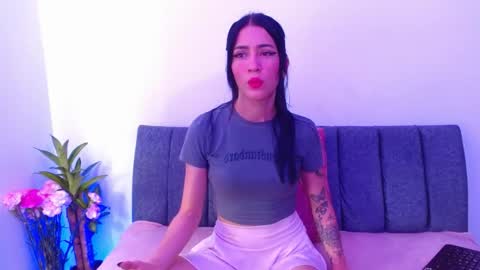 onlily online show from February 17, 2026, 7:42 pm