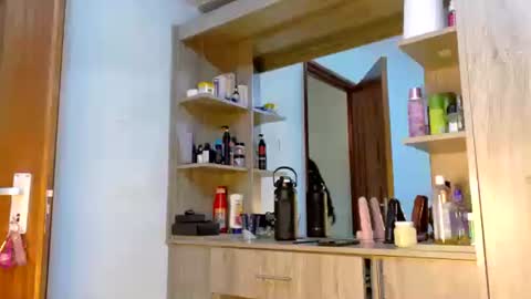 Bestie online show from December 16, 2024, 7:15 am