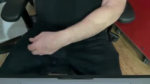 Snapshot of onlocationnyc chatting on January 16, 2025, 11:59 pm onlocationnyc online show from January 16, 2025, 11:59 pm