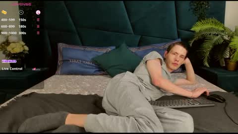 Erick  online show from February 21, 2025, 1:33 am