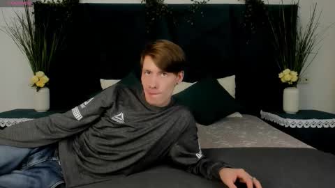 Snapshot of only_eric chatting on December 19, 2025, 11:39 am Erick online show from December 19, 2025, 11:39 am