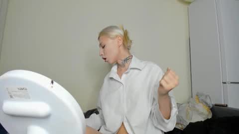 Iva online show from November 11, 2025, 2:28 pm