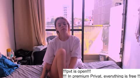 only_sarah1 online show from October 20, 2025, 9:37 pm