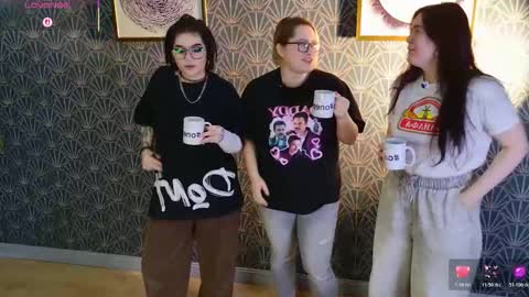     online show from November 30, 2025, 6:01 pm