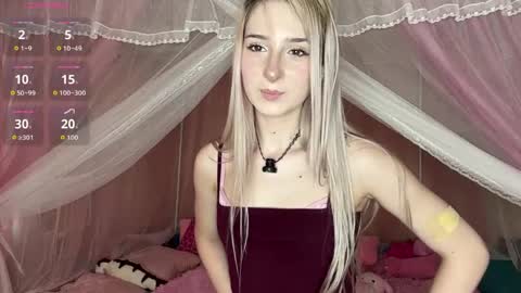 Snapshot of onlyeva1 chatting on May 4, 2026, 8:10 am Eva online show from May 4, 2026, 8:10 am