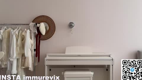 Snapshot of onlykitty_chillhere chatting on May 6, 2026, 9:36 am BARBARA online show from May 6, 2026, 9:36 am