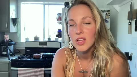 Snapshot of onyx_unleashed chatting on July 9, 2026, 11:42 pm onyx_unleashed online show from July 9, 2026, 11:42 pm